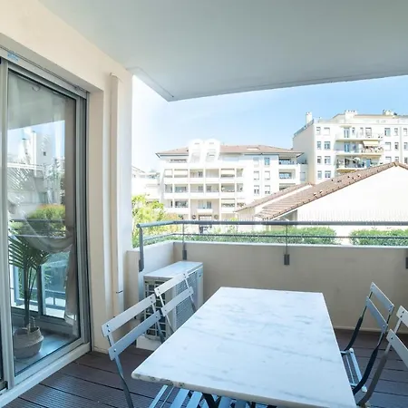 Lägenhet Bright 66m At 600m From The Center Of Cannes