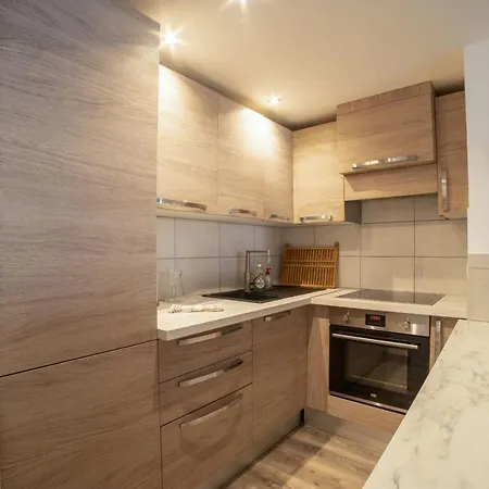 Apartment Bright 66m At 600m From The Center Of *